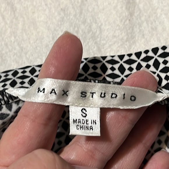 Max Studio Mini Skirt Geometric Stretchy Womens Size Small - Picture 4 of 10